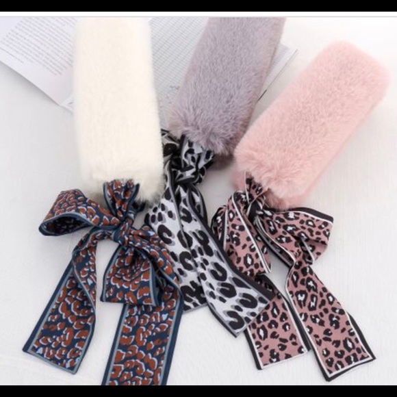 2/$29 Gorgeous Imitation Rabbit Fur Collar Scarf - Picture 5 of 5